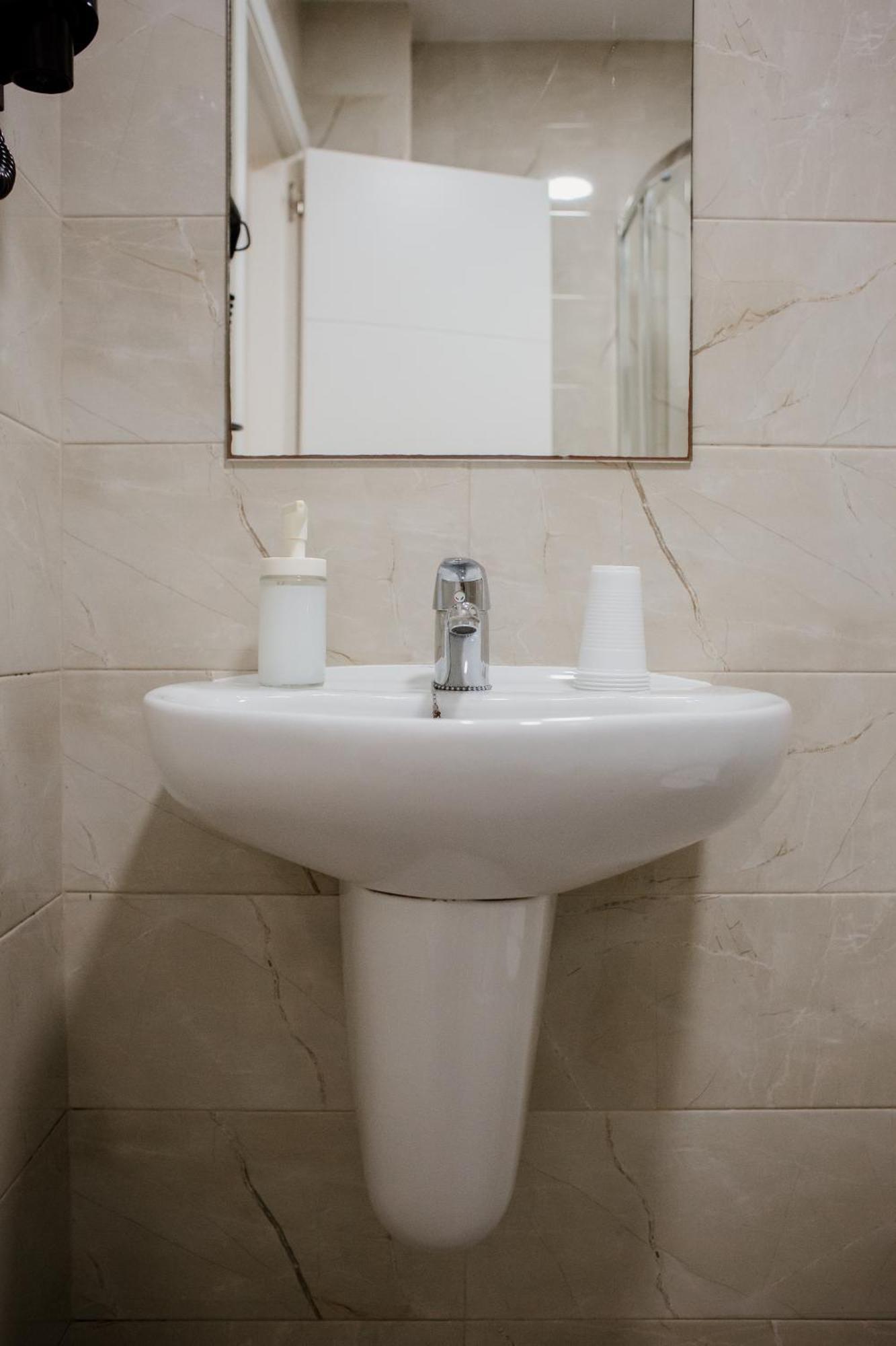 Apartamentos Turisticos Mastil 16 Malaga Luaran gambar