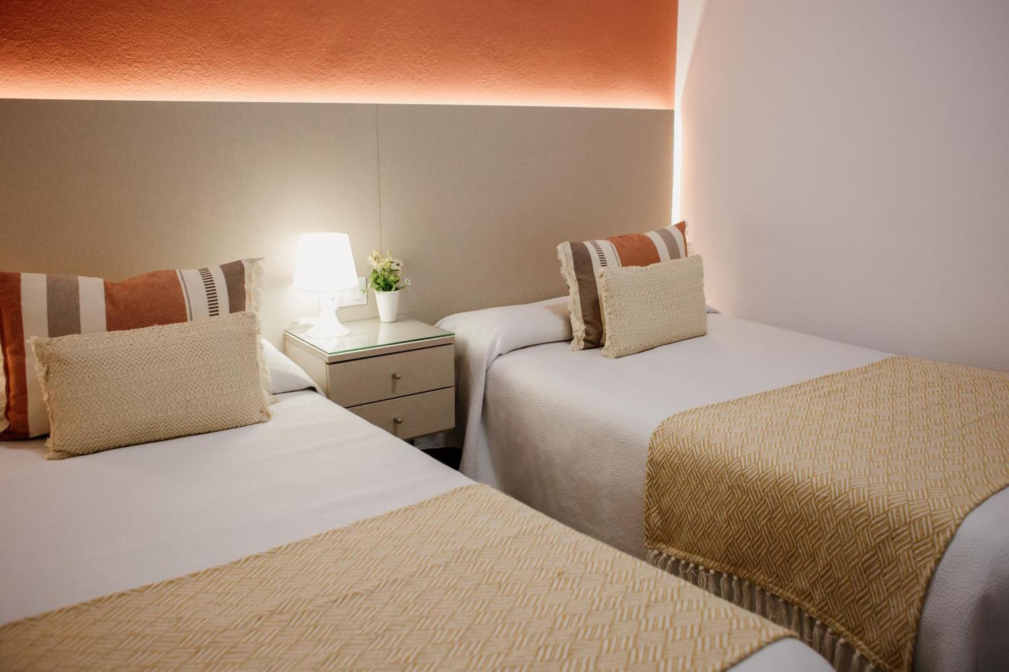 Apartamentos Turisticos Mastil 16 Malaga Luaran gambar